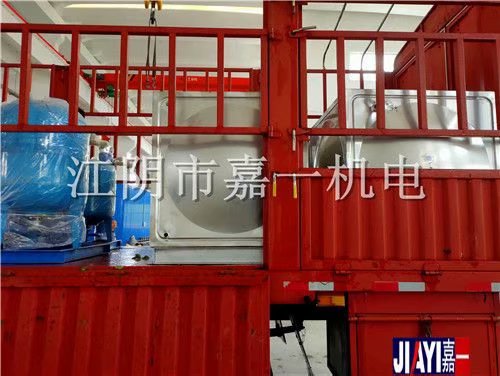 蘇州客戶預(yù)定的定壓補(bǔ)水裝置，不銹鋼水箱已經(jīng)發(fā)貨啦！