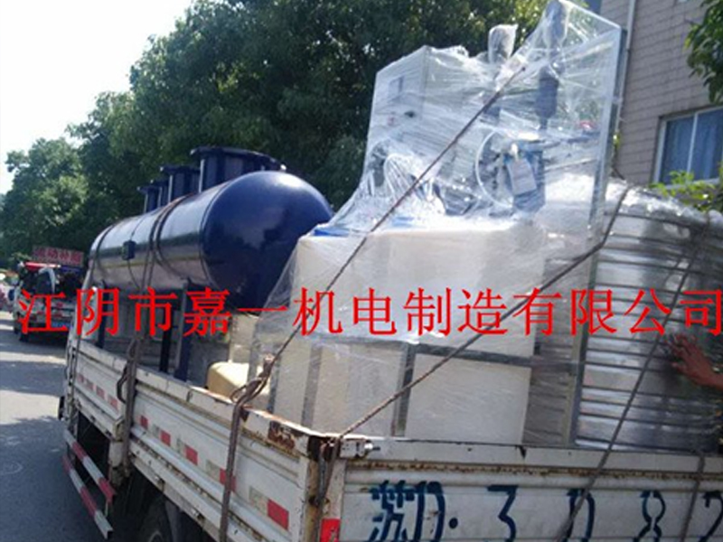 發(fā)往新疆的分集水器，全自動加藥